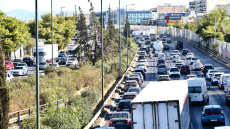 Τροχαίο στον Κηφισό, φορτηγό συγκρούστηκε με ΙΧ - Αυξημένη κίνηση