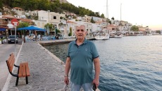 Από τα βαπόρια στο καφενείο – Η ιστορία του κ. Πάσσα στη Λαγκάδα Χίου