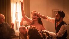 Στέγη Ιδρύματος Ωνάση: Φιλοξενεί το θεατρικό έργο «Το Παρελθόν» του διάσημου Γάλλου σκηνοθέτη Ζυλιέν Γκοσλέν