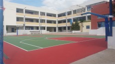 Συμπλοκή μεταξύ ανηλίκων έξω από γυμνάσιο στο Ίλιον - 13χρονη τραυματίστηκε στο πρόσωπο
