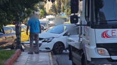 Αυτοκίνητο έπεσε σε κολόνα στη Βασιλίσσης Σοφίας - Αυξημένη κίνηση στο σημείο, δείτε βίντεο