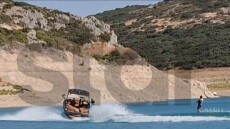Άγνωστοι έκαναν θαλάσσιο σκι στη λίμνη Υλίκη - Δείτε βίντεο