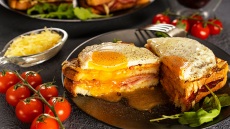 Croque Madame ή Croque Monsieur; Οι διαφορές και ποιος έχει τον πρώτο λόγο στο σάντουιτς