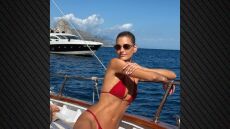 Η Μαίρη Βιτινάρος ταξίδεψε στο Κάπρι - Οι πόζες με μαγιό πάνω σε σκάφος