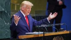 Τραμπ: Η ομιλία μου στον ΟΗΕ έτυχε θερμής υποδοχής, χάλασαν το οτοκιού και οι κυλιόμενες σκάλες – Δείτε βίντεο
