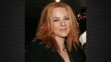 Η Ναταλία Λιονάκη διδάσκει γραφή και ανάγνωση σε ορφανά παιδιά στο σχολείο της Κένυας - Η ζωή ως μοναχή Φεβρωνία