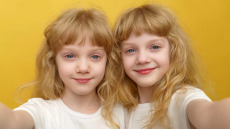 Πόσο γρήγορα γερνάει ο εγκέφαλός μας; Τα δίδυμα έχουν την απάντηση