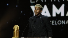 «Κάτι πολύ παράξενο έχει συμβεί εδώ» - Ο πατέρας του Λαμίν Γιαμάλ διαμαρτύρεται που δεν πήρε τη Χρυσή Μπάλα