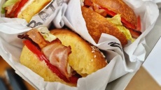 Batard ή αλλιώς δυο Glorious Bastards αρτοποιούν στο Παγκράτι
