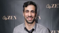 Γιώργος Παράσχος για τη μάχη του με τον καρκίνο: «Ο μεγαλύτερός μου φόβος είναι να μην προλάβω να χαρώ την κόρη μου»
