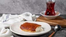 Καζάν ντιπί: Πώς φτιάχνεται το τούρκικο γλυκό με το «κρυφό» συστατικό