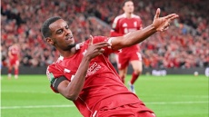 League Cup: «Καθάρισαν» οι μεταγραφές για τη Λίβερπουλ, «εξάρα» για την Μπράιτον των Τζίμα, Κωστούλα - Δείτε τα γκολ