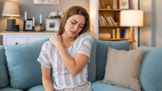 Μικροπλαστικά: Η «αόρατη» απειλή που αποδυναμώνει τα οστά και οδηγεί σε κατάγματα