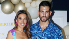 Παύλου για τον γάμο του με τη Χατζίδου: Κοιμάμαι στον καναπέ, μόνο μια φορά την εβδομάδα πάω στο κρεβάτι