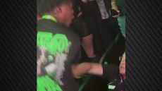 Βίντεο: Έφηβος ξυλοκόπησε 66χρονο εργαζόμενο σε συναυλία ράπερ στις ΗΠΑ, του χτυπούσε το κεφάλι