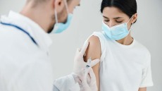 Εμβολιασμοί σε ογκολογικούς ασθενείς – Οδηγίες για την πρόληψη σοβαρών λοιμώξεων
