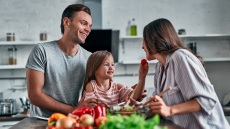 Φτιάχνουμε νόστιμα και ελαφριά βραδινά για τα παιδιά
