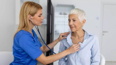 Καλά νέα για τις αμοιβές γιατρών συμβεβλημένων με ΕΟΠΥΥ – Τι αλλάζει