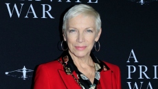 H Άνι Λένοξ ανακάλυψε στα 70 της ότι έχει ΔΕΠΥ: «Δεν είναι εύκολο να ζεις με αυτό, αλλά είναι και μια υπερδύναμη»