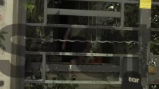 Άνω Πατήσια: Διαρρήκτης «μπούκαρε» σε σπίτι μπροστά σε τηλεοπτικό συνεργείο, δείτε βίντεο 