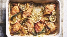 15 λαχταριστά και ζουμερά λεμονάτα για το κυριακάτικο τραπέζι
