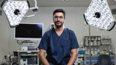 Επίσημος εκπαιδευτής στη ρομποτική χειρουργική για γυναικολόγους o Δρ. Νικόλαος Πλεύρης
