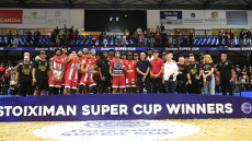 Στον Ολυμπιακό ο πρώτος τίτλος της σεζόν στο μπάσκετ, 92-83 τον Προμηθέα στον τελικό του Super Cup  - Δείτε βίντεο την απονομή 