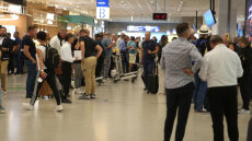 Οι καθυστερήσεις στο «Ελ. Βενιζέλος» και τα αιτήματα των ελεγκτών εναέριας κυκλοφορίας - Παίρνουν ακόμη και πάνω από €120.000 ετησίως, λέει ο Δήμας