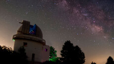 ESA και Αστεροσκοπείο Αθηνών ερευνούν τους κινδύνους των μετεωροειδών - Τι δείχνουν οι εκλάμψεις στη Σελήνη