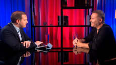 Ο σκηνοθέτης Γιώργος Βάλαρης στο protothema: Η επιστροφή της Φαραντούρη και ο genius Μίκης - Μετά το MeToo «μαζεύτηκαν» πολλοί στο θέατρο