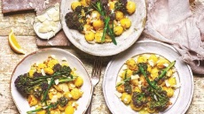 Η συνταγή της ημέρας: Νιόκι με σκόρδο, βούτυρο και μπρόκολο. Το μενού της εβδομάδας (29/9-5/10)