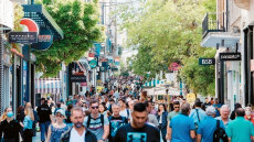 Στο υπουργικό οι ελαφρύνσεις για μεσαία τάξη και νέους - Τι θα περιλαμβάνει το νομοσχέδιο με τα μέτρα της ΔΕΘ