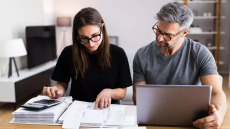 Πρόγραμμα υγείας: Θέλετε να αλλάξετε ασφαλιστική εταιρεία; Τι να προσέξετε
