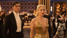 H Τζένιφερ Λόπεζ αποκάλυψε πως το χρυσό φόρεμα που φόρεσε στο  «Kiss of the Spider Woman» ζύγιζε 50 κιλά