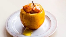 Ένα φρούτο - 24 ιδέες: Αλμυρές και γλυκές συνταγές με μήλα για όλες τις ώρες