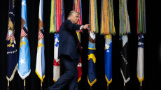 Ανάλυση CNN: Ο Τραμπ φέρνει τον πόλεμο στις αμερικανικές πόλεις, ως πεδίο εκπαίδευσης για τον στρατό - «Σ' όποιον δεν αρέσει, να φύγει» λέει στους στρατηγούς