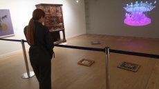 Εθνική Πινακοθήκη: Απορρίφθηκε η αίτηση της Λατινοπούλου για την αφαίρεση των έργων της έκθεσης «Η Σαγήνη του Αλλόκοτου»