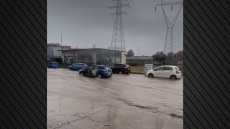 Μενίδι: Πλημμύρισε η λεωφόρος Καραμανλή - Προβλήματα στην κυκλοφορία