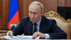 Πόλεμος στην Ουκρανία: Ο Πούτιν να έρθει στην Ευρώπη μόνο για να υπογράψει μια εκεχειρία, λέει το Παρίσι