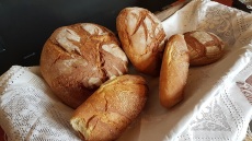 Αρτοκλασία: Η ιστορία και το νόημα πίσω από τους πέντε άρτους