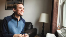 Φάρμακο για την άνοια βελτιώνει τις κοινωνικές δεξιότητες νέων με αυτισμό – Ποιο είναι
