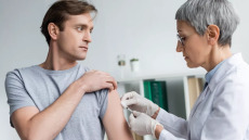 Ποιοι πρέπει να κάνουν το αντιγριπικό φέτος: Ποια εμβόλια γίνονται χωρίς συνταγογράφηση