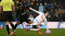 Πέρασε με «διπλό» η Τότεναμ, 2-1 στην έδρα της Λιντς - Δείτε τα γκολ 