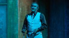 Άκης Σακελλαρίου: Υποδύεται τον ρόλο του Αλ Πατσίνο στο θεατρικό «Άρωμα γυναίκας» - Δείτε βίντεο 