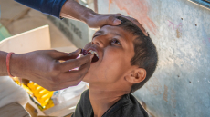 Ινδία: Έρευνα εις βάρος της παρασκευάστριας εταιρείας σιροπιού για τον βήχα που συνδέεται με τους θανάτους 10 παιδιών