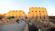 Το μυστήριο του ναού του Καρνάκ στην Αίγυπτο λύνεται έπειτα από 4.000 χρόνια - Ένα αρχιτεκτονικό θαύμα για τον θεό που αναδύθηκε από τη λίμνη