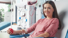 Ευρώπη: 300.000 ασθενείς χρειάζονται φάρμακα από ανθρώπινο πλάσμα – Η σημασία της δωρεάς
