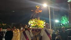 «Ο φτωχούλης του Θεού» - Οι Καθολικοί της Αθήνας γιόρτασαν τον Άγιο Φραγκίσκο της Ασίζης στους Αγίους Αναργύρους