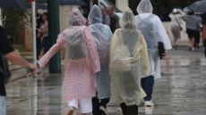 Πού θα βρέξει τις επόμενες ώρες, τοπικές καταιγίδες και στην Αττική - Βελτίωση του καιρού από Πέμπτη έως Τρίτη προβλέπει ο Καντερές, πότε επιστρέφουν οι μπόρες