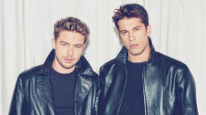 Ο Χάρης Βαρθακούρης θυμήθηκε τα παλιά και ανέβασε φωτογραφίες με τον Γιάννη Βαρδή από το 2000